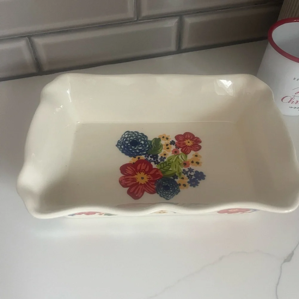 Pioneer woman floral ruffled edge baking dish